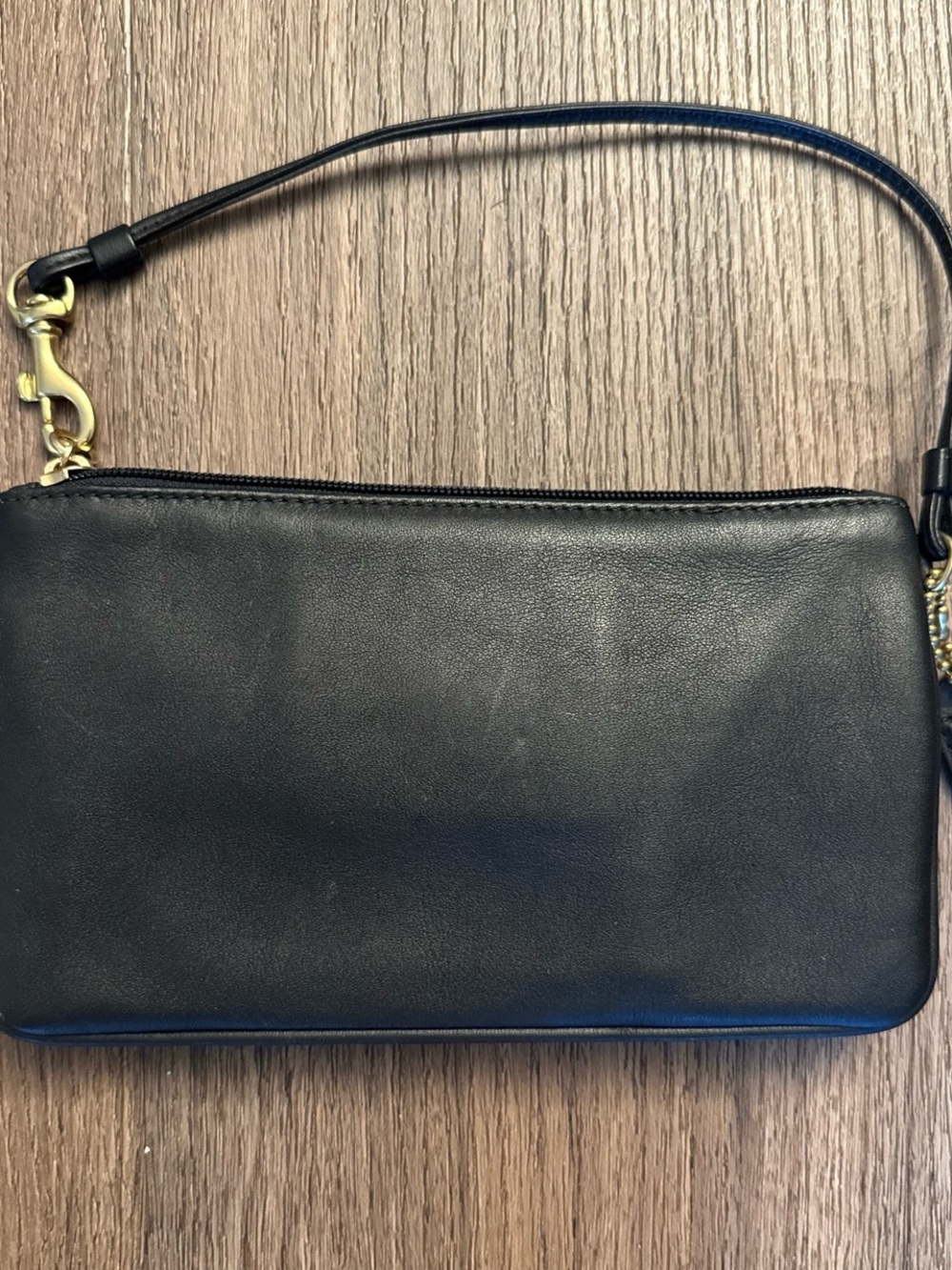 Vintage Coach Black Leather Turnlock Wristlet with GOLD hardware - Picture 5 of 9